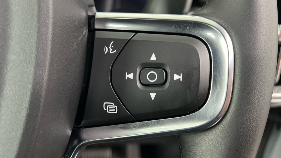 Used Volvo XC40 2025 for sale - 77982984: Photo 21