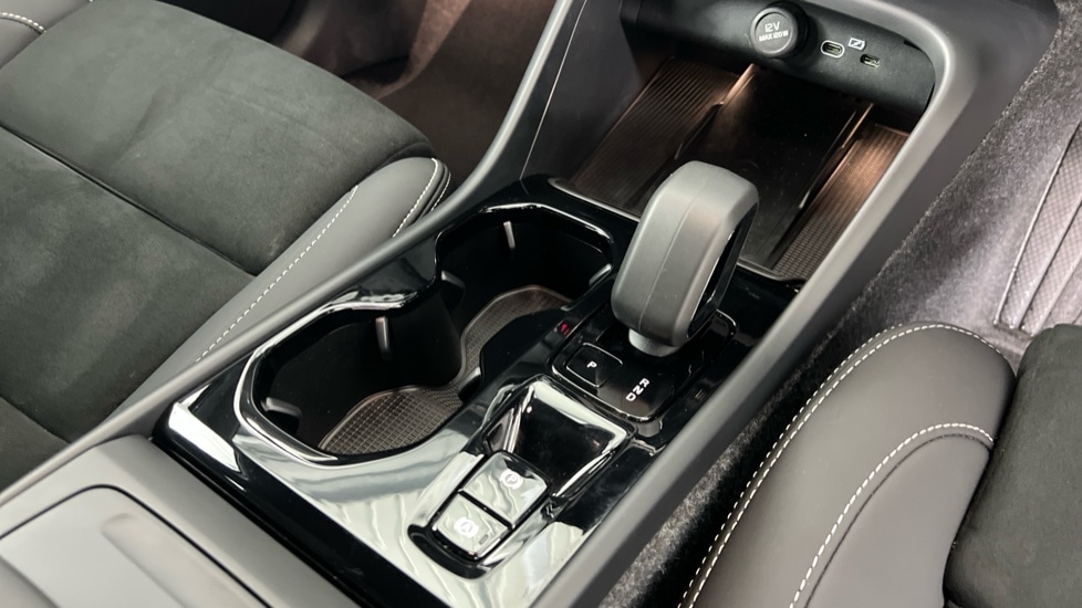 Used Volvo XC40 2025 for sale - 77982984: Photo 24