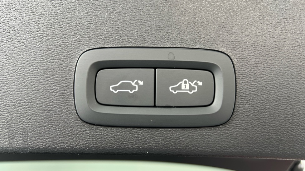 Used Volvo XC40 2025 for sale - 77982984: Photo 34