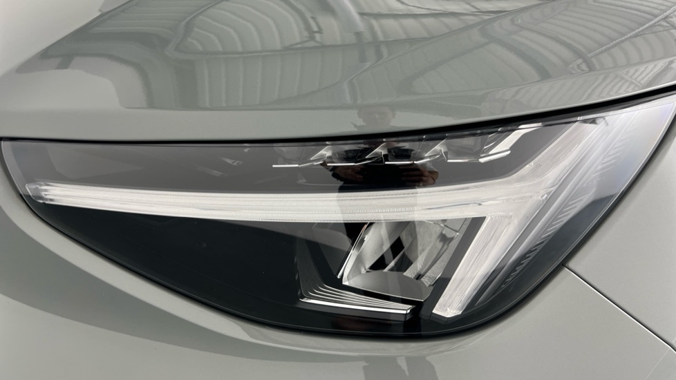 Used Volvo XC40 2025 for sale - 77982984: Photo 50