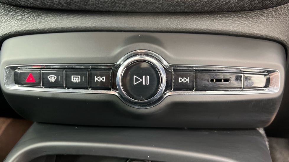 Used Volvo XC40 2025 for sale - 77982984: Photo 55