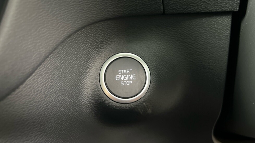 Used Volvo XC40 2024 for sale - 75763731: Photo 25