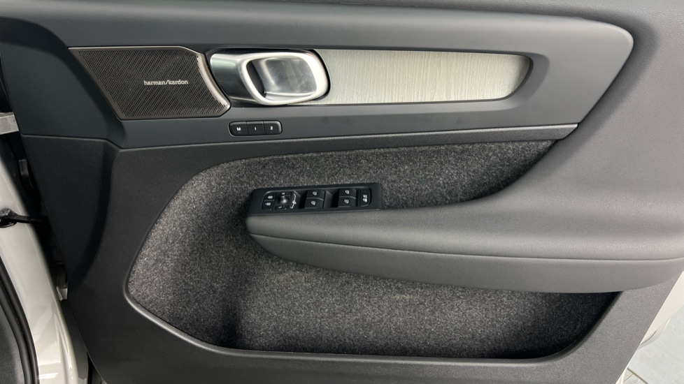 Used Volvo XC40 2024 for sale - 75763731: Photo 27