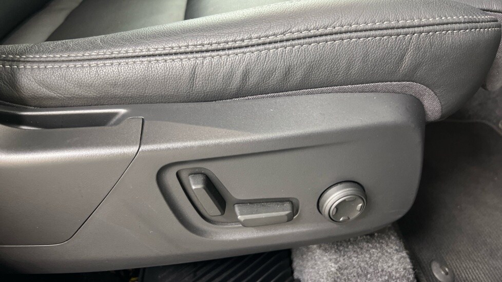 Used Volvo XC40 2024 for sale - 75763731: Photo 28