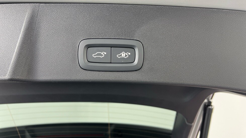 Used Volvo XC40 2024 for sale - 75763731: Photo 33