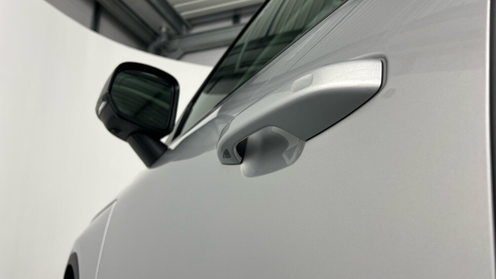 Used Volvo XC40 2024 for sale - 75763731: Photo 40