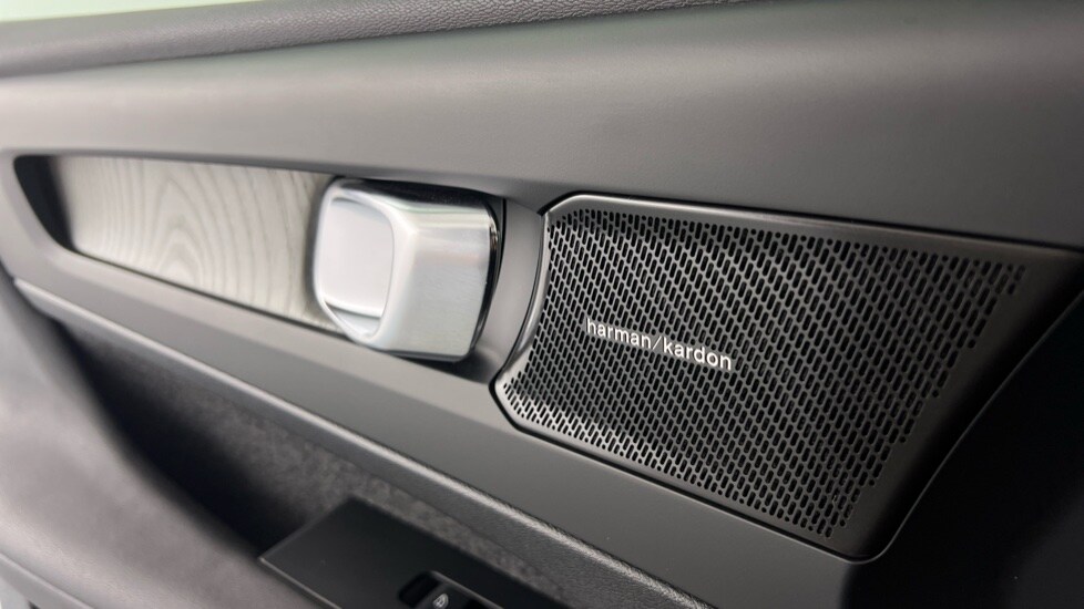 Used Volvo XC40 2024 for sale - 75763731: Photo 41