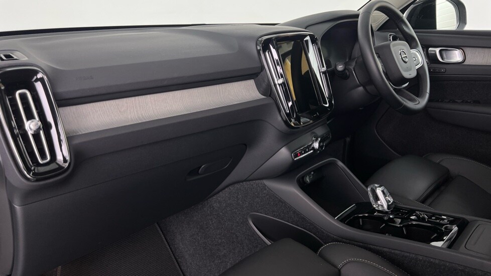 Used Volvo XC40 2024 for sale - 75763731: Photo 42