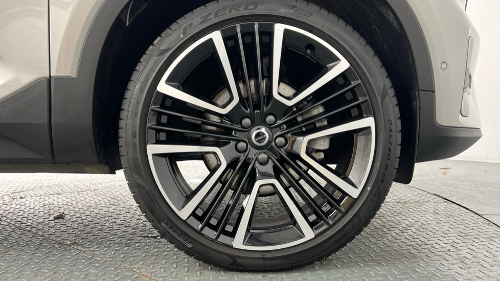 Used Volvo XC40 2024 for sale - 75763731: Photo 9