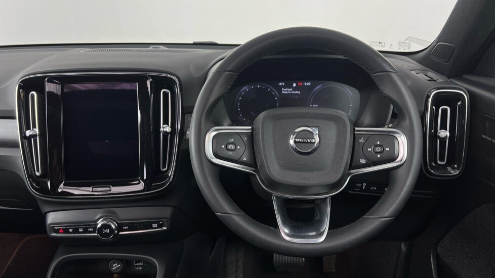 Used Volvo XC40 2023 for sale - 78022285: Photo 10