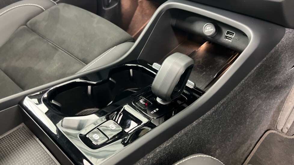 Used Volvo XC40 2023 for sale - 78022285: Photo 25