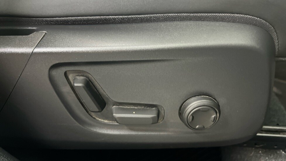 Used Volvo XC40 2023 for sale - 78022285: Photo 30