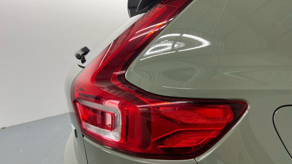 Used Volvo XC40 2023 for sale - 78022285: Photo 40