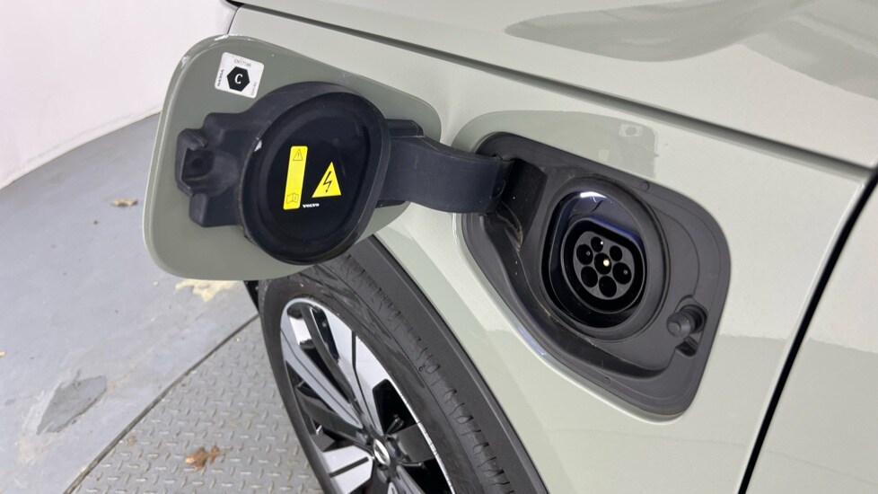 Used Volvo XC40 2023 for sale - 78022285: Photo 44