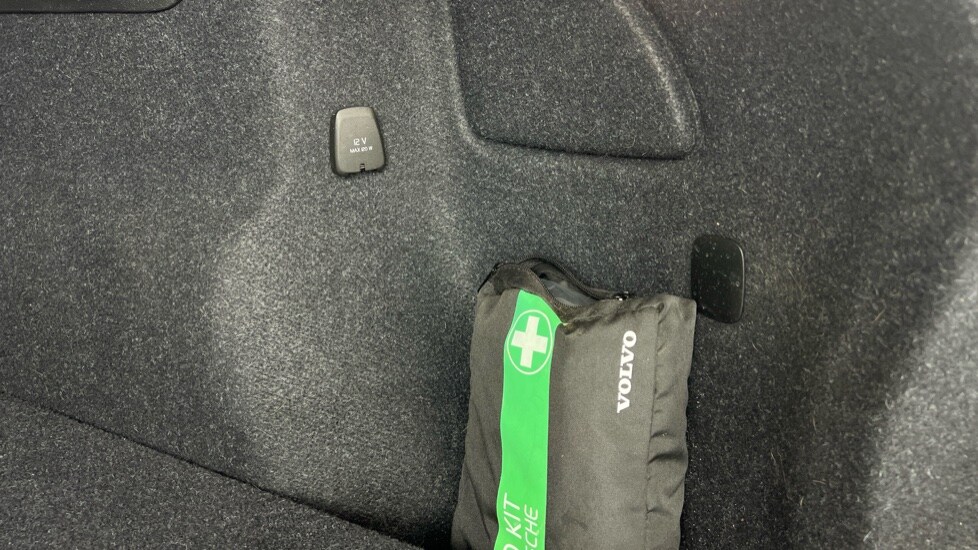 Used Volvo XC40 2023 for sale - 78022285: Photo 49