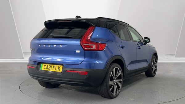 Used Volvo XC40 2021 for sale - 76203729: Photo 2