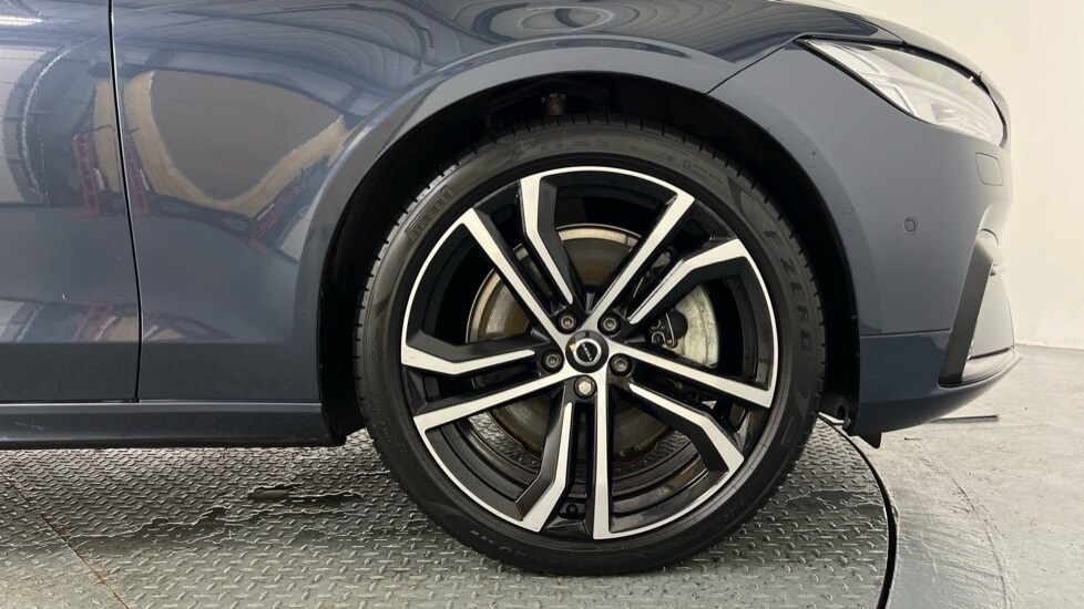 Used Volvo V90 2022 for sale - 76722201: Photo 9