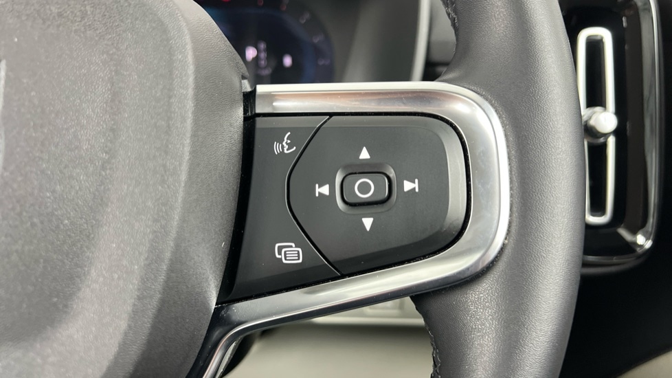 Used Volvo XC40 2022 for sale - 76552479: Photo 20