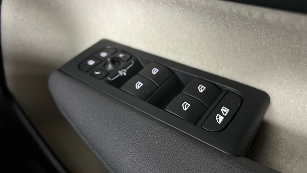 Used Volvo XC40 2022 for sale - 76552479: Photo 22