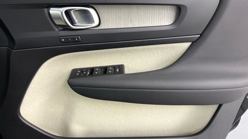 Used Volvo XC40 2022 for sale - 76552479: Photo 27