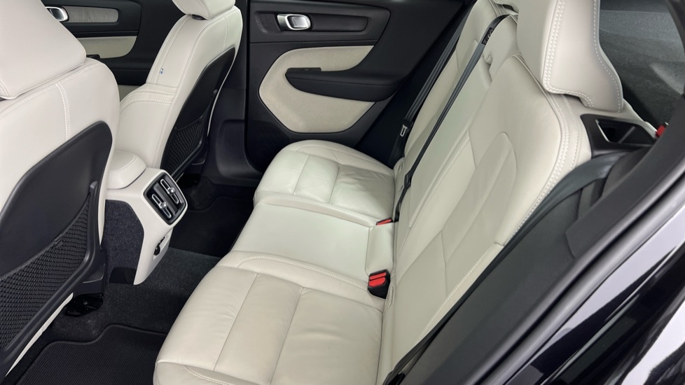 Used Volvo XC40 2022 for sale - 76552479: Photo 30