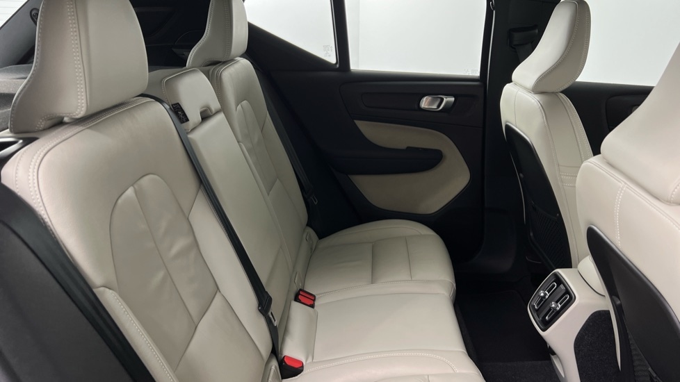 Used Volvo XC40 2022 for sale - 76552479: Photo 6