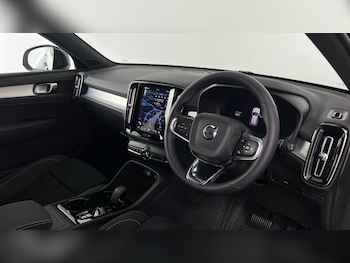 Used Volvo XC40 2025 for sale - 77031420: Photo