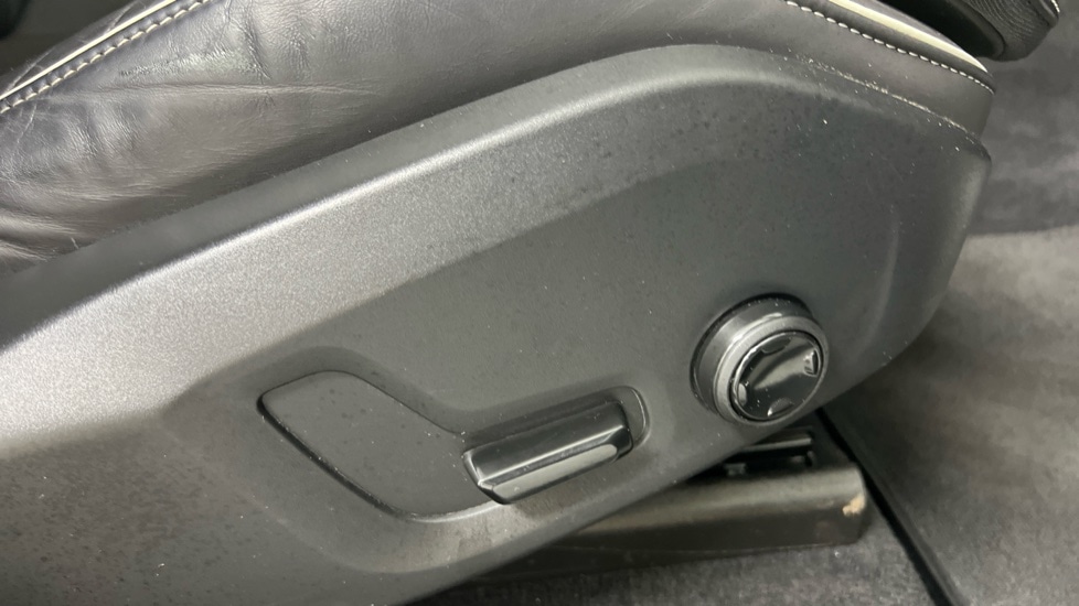 Used Volvo XC60 2021 for sale - 77630777: Photo 28