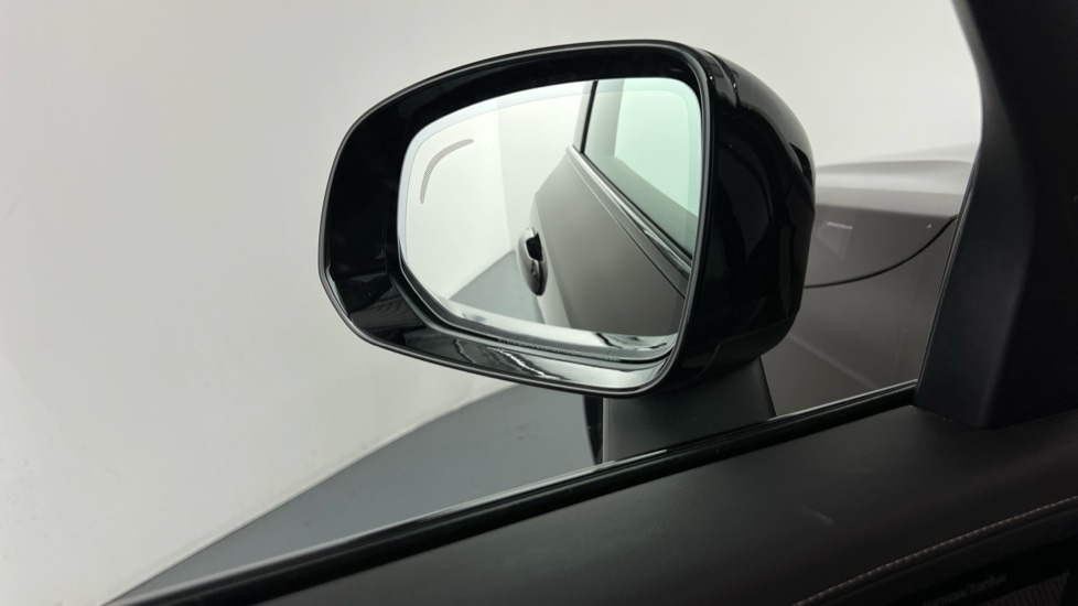 Used Volvo XC90 2025 for sale - 76003637: Photo 30