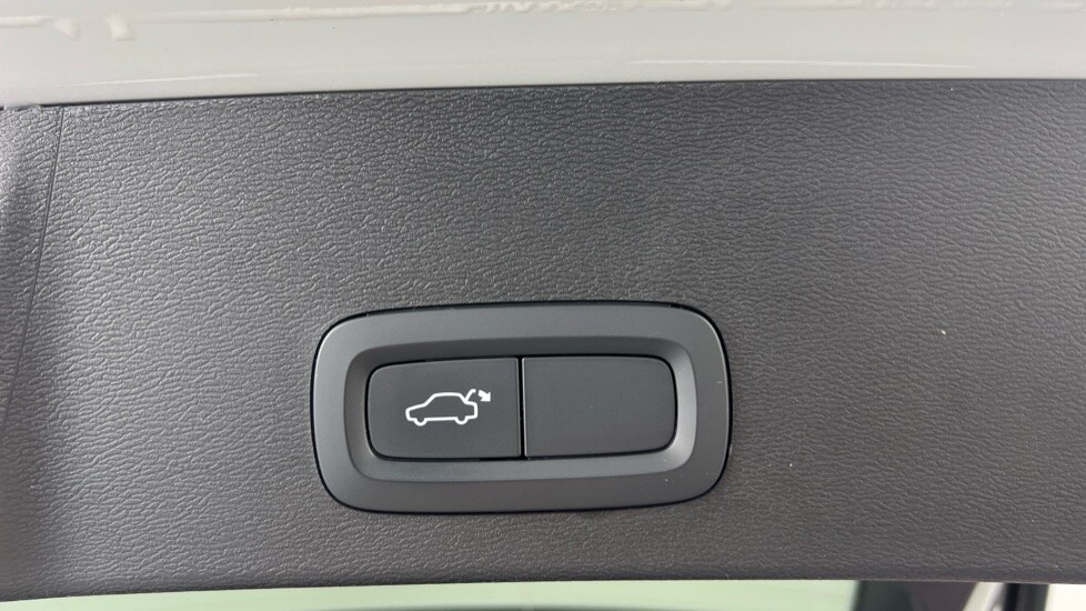 Used Volvo XC40 2021 for sale - 78123084: Photo 35