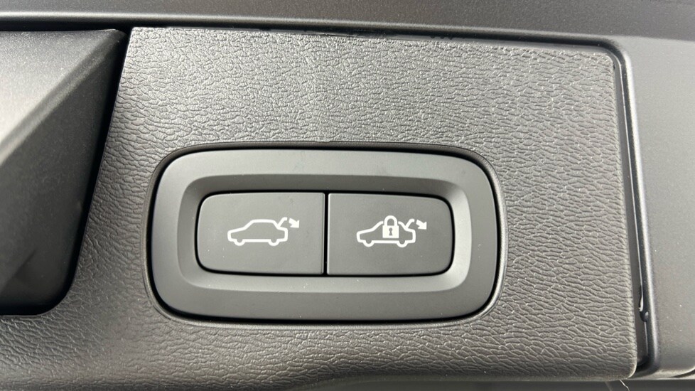 Used Volvo XC60 2025 for sale - 75967079: Photo 33