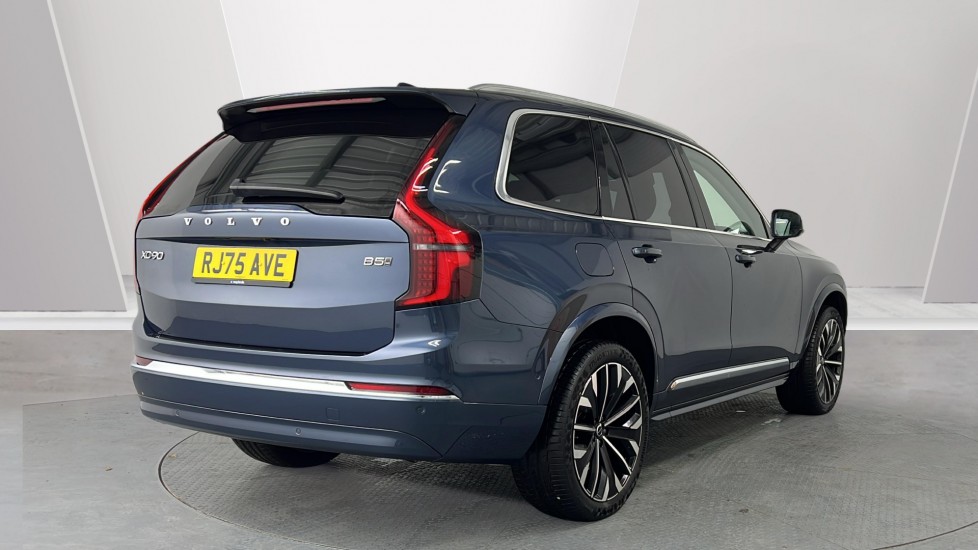 Used Volvo XC90 2025 for sale - 77071045: Photo 2
