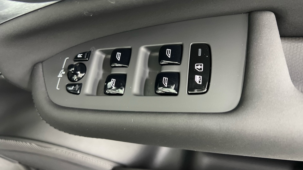 Used Volvo XC90 2025 for sale - 77071045: Photo 22