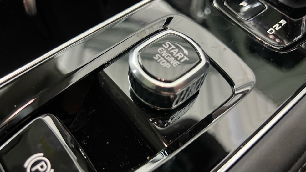 Used Volvo XC90 2025 for sale - 77071045: Photo 25