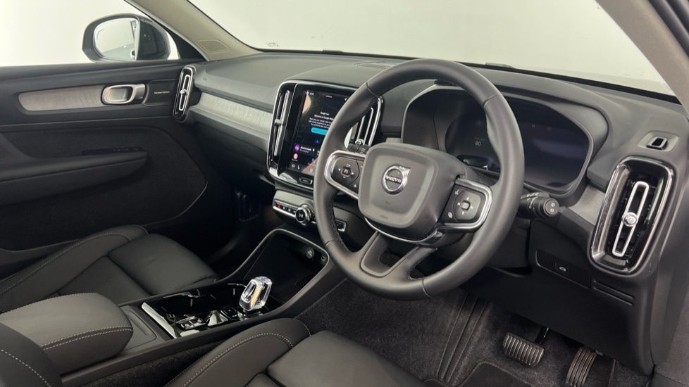Used Volvo XC40 2025 for sale - 78074357: Photo 4