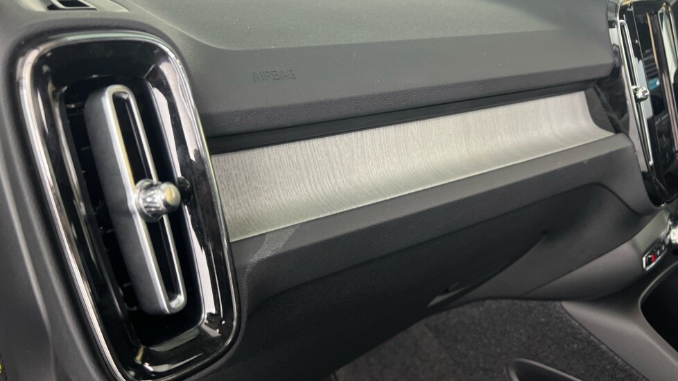 Used Volvo XC40 2025 for sale - 78074357: Photo 43