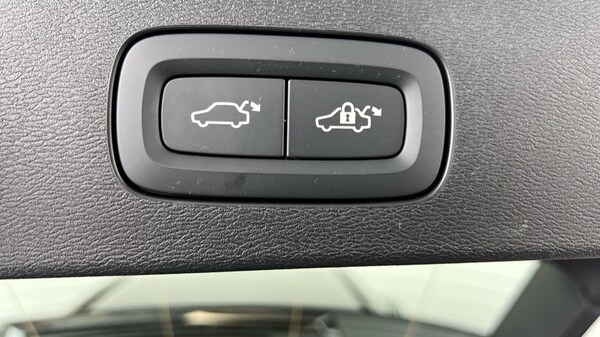 Used Volvo V60 2025 for sale - 75815633: Photo 31