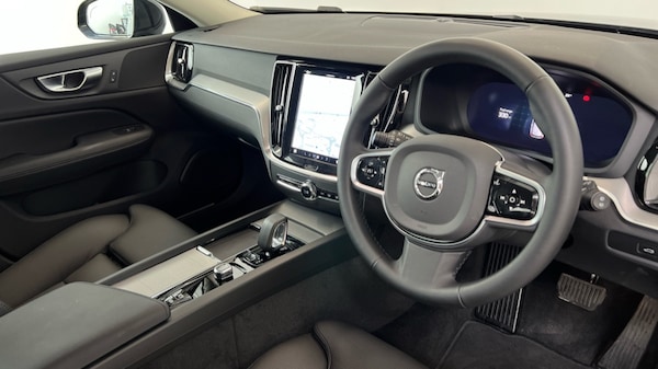 Used Volvo V60 2025 for sale - 75815633: Photo 4