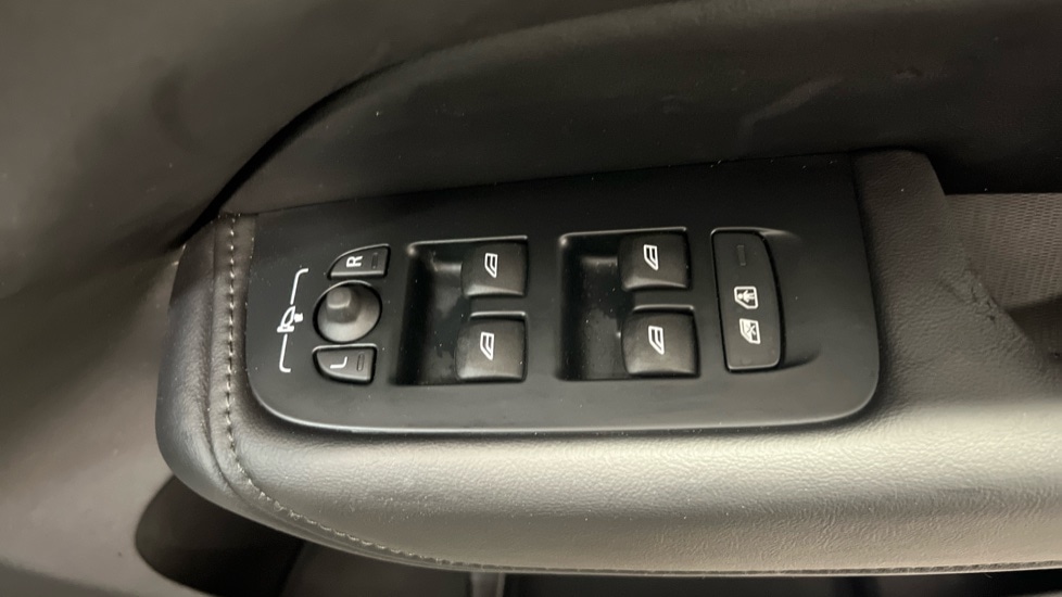 Used Volvo XC60 2025 for sale - 77634596: Photo 23