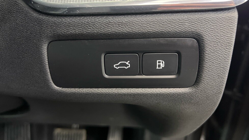 Used Volvo XC60 2025 for sale - 77634596: Photo 43