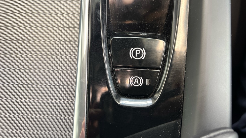 Used Volvo XC60 2025 for sale - 77634596: Photo 56