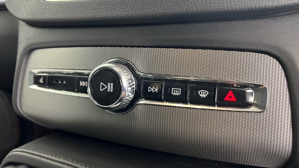 Used Volvo XC90 2023 for sale - 76901425: Photo 38