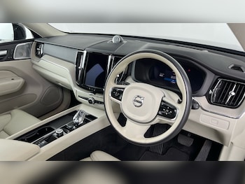 Used Volvo XC60 2022 for sale - 77975513: Photo