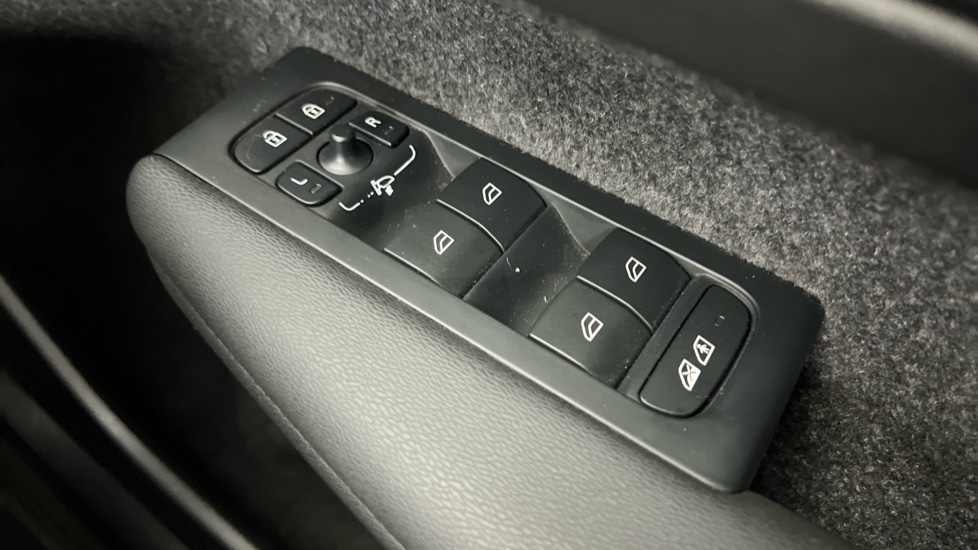 Used Volvo XC40 2024 for sale - 76124356: Photo 22