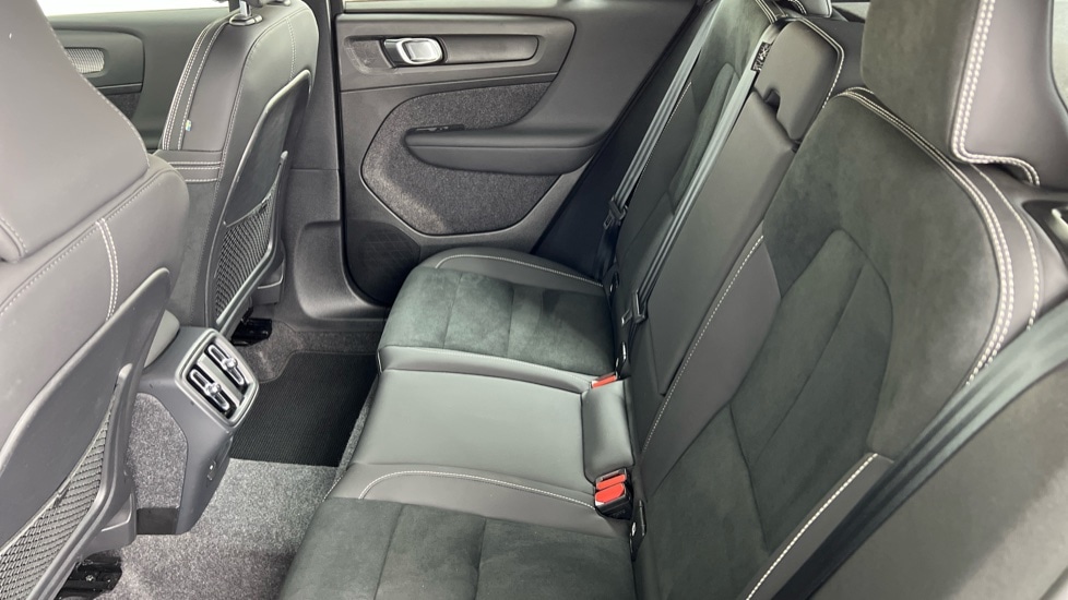 Used Volvo XC40 2024 for sale - 76124356: Photo 30