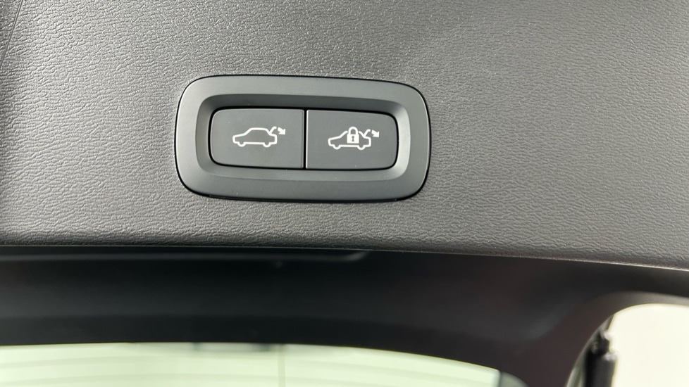 Used Volvo XC40 2024 for sale - 76124356: Photo 32