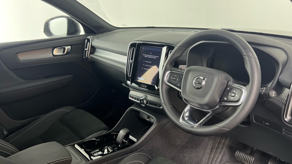 Used Volvo XC40 2024 for sale - 76124356: Photo 4