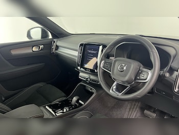 Used Volvo XC40 2024 for sale - 76124356: Photo 4