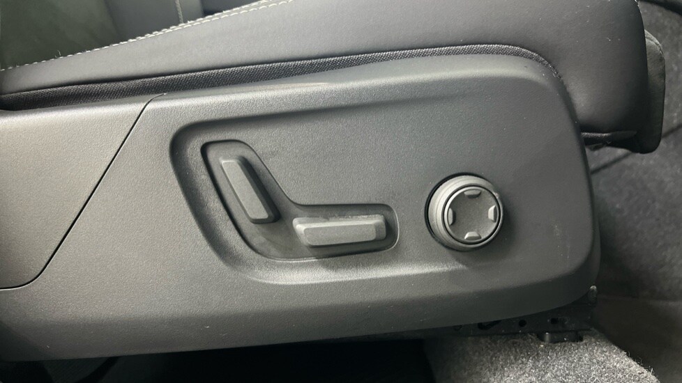 Used Volvo XC40 2023 for sale - 77519057: Photo 29