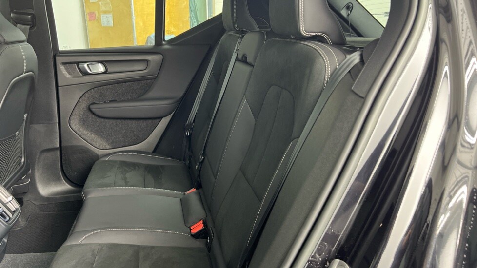 Used Volvo XC40 2023 for sale - 77519057: Photo 32